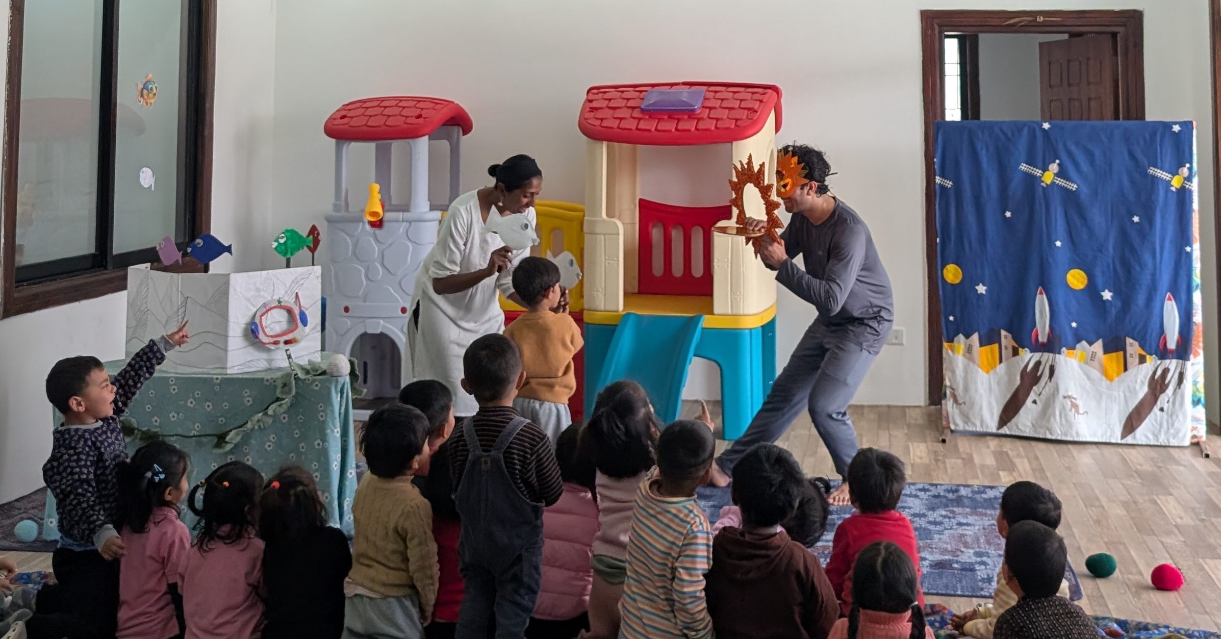 1, 2, 3, माछा होस् रंगीन – A Sensory Storytelling Session for Young Children and Parents at Shikhar School